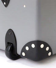 Load image into Gallery viewer, Globe-Trotter X Todd Snyder 30&quot; Suitcase in Grey
